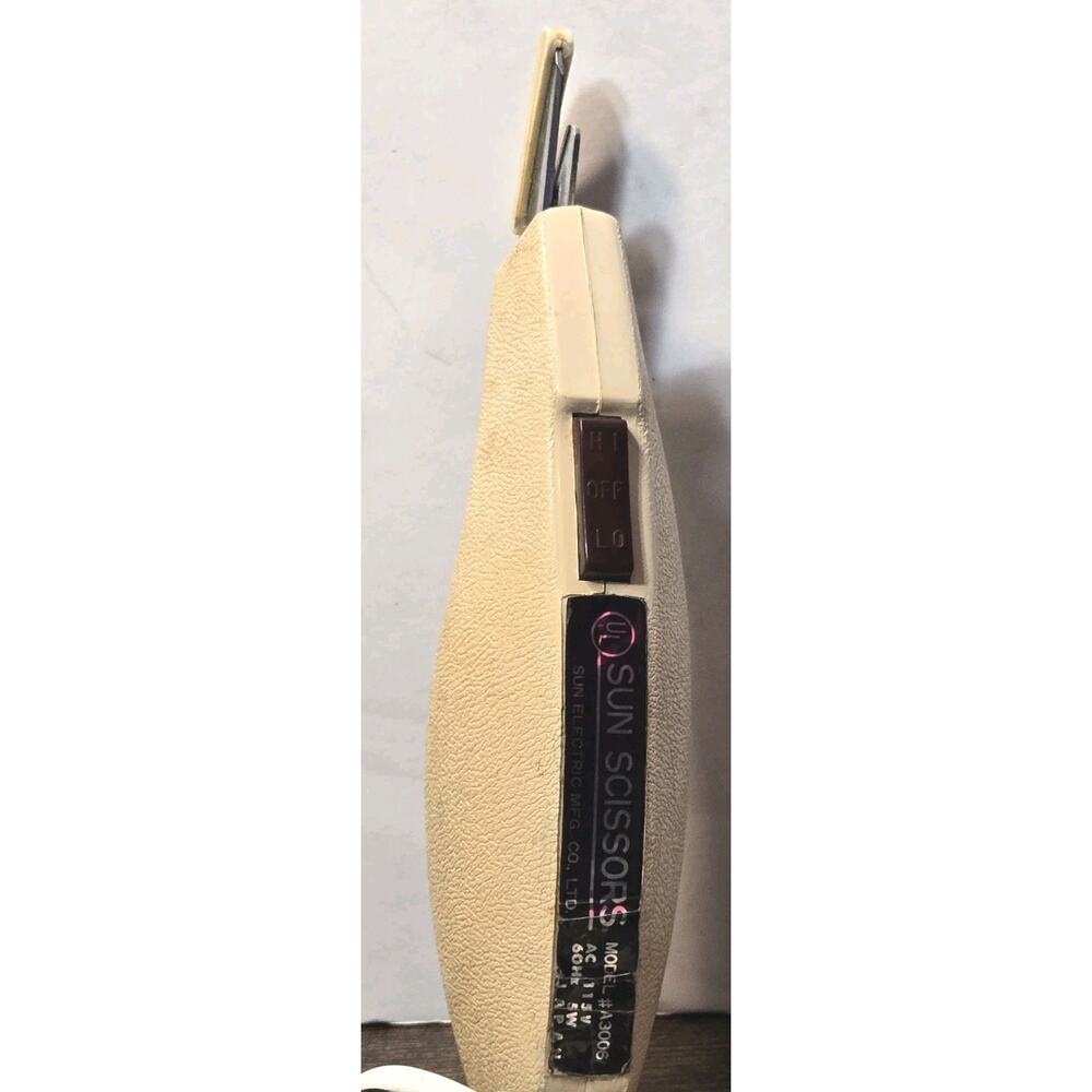 2-Speed Electric Scissors w/Guide Light, Cut Shears/Heavy Fabrics, Made in Japan